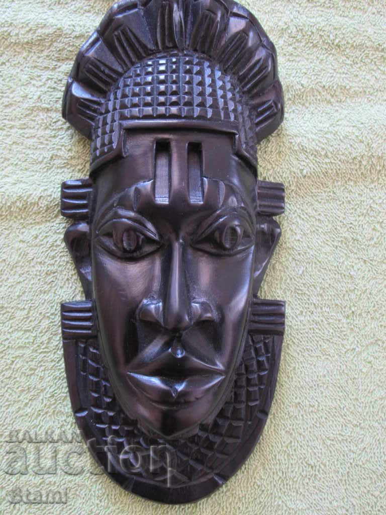 Αφρικανική μάσκα έβενο των μεγάλων κατώτερο