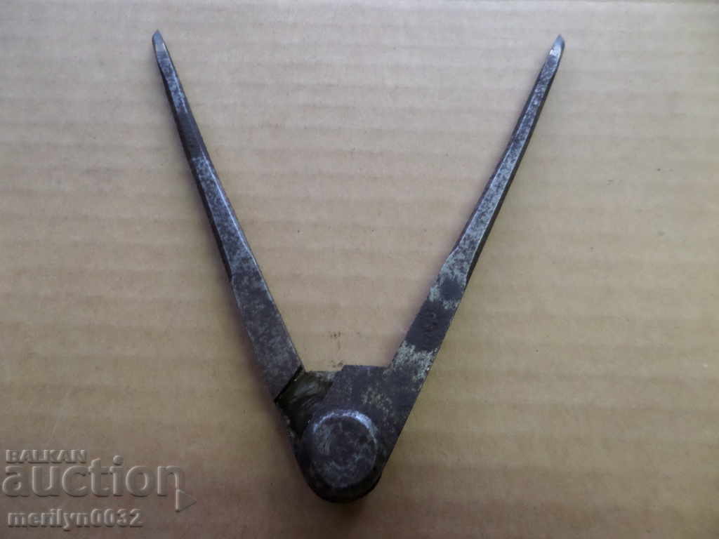 An old tinplate, a tool - 5 An old tinplate, a tool - 5