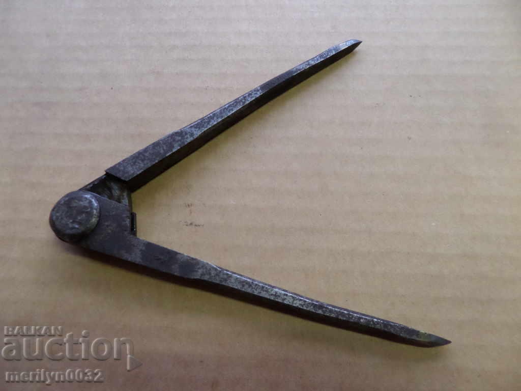 An old tinplate, a tool - 7 An old tinplate, a tool - 7