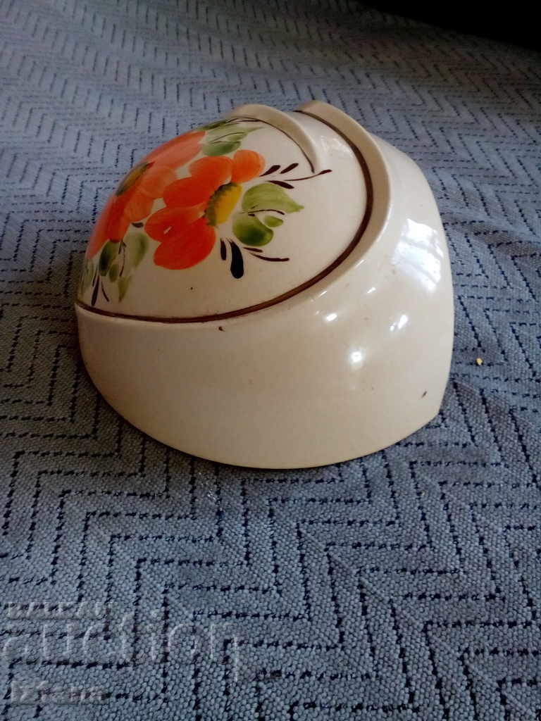 Delivery of Faience bath stand Delivery of Faience bath stand