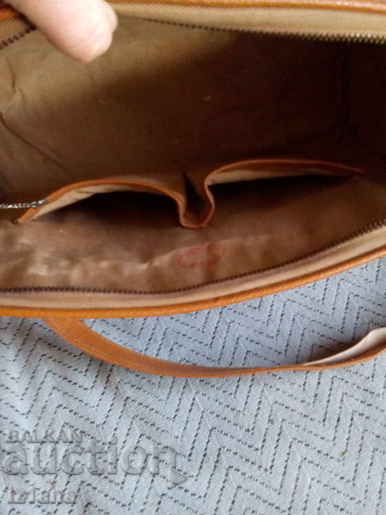 An old leather luggage bag - 7 An old leather luggage bag - 7