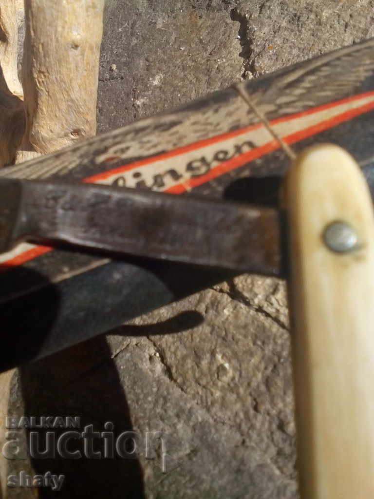 Delivery of Old razor Solingen. Solingen.