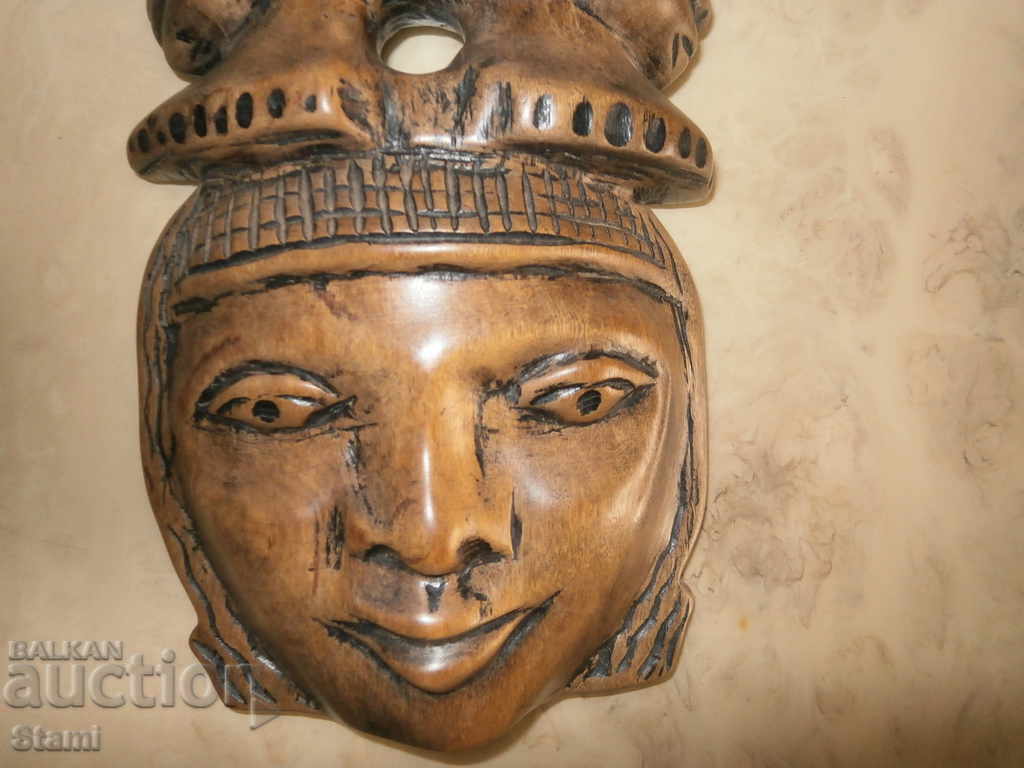 Auction A massive African mask from Ghana Auction A massive African mask from Ghana