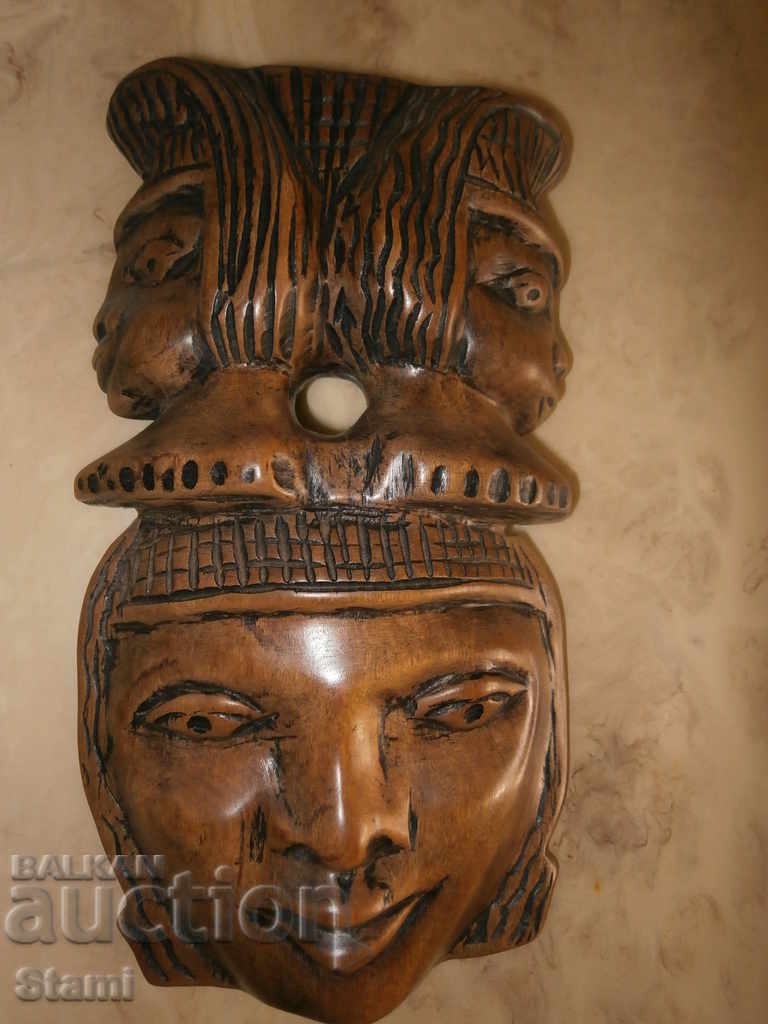 Масивна африканска маска от Гана