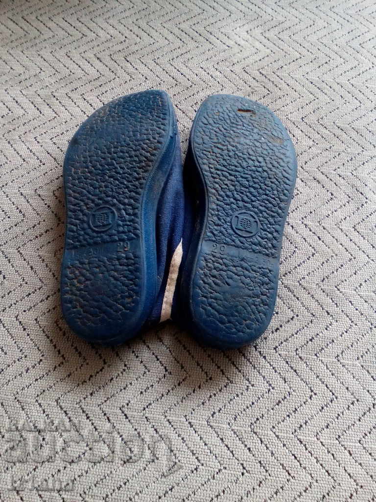 adidași vechi, sandale Pirin - 5