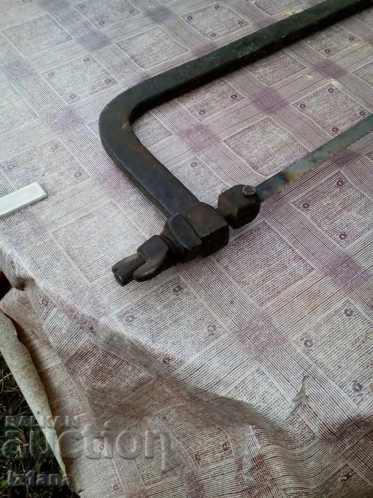 Delivery of Old hacksaw