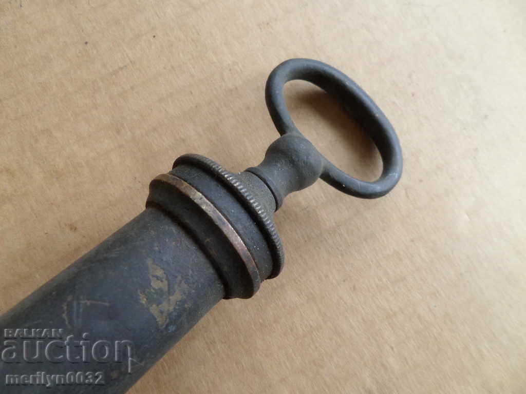 Auction Old bronze bronze for the motorcycle Auction Old bronze bronze for the motorcycle