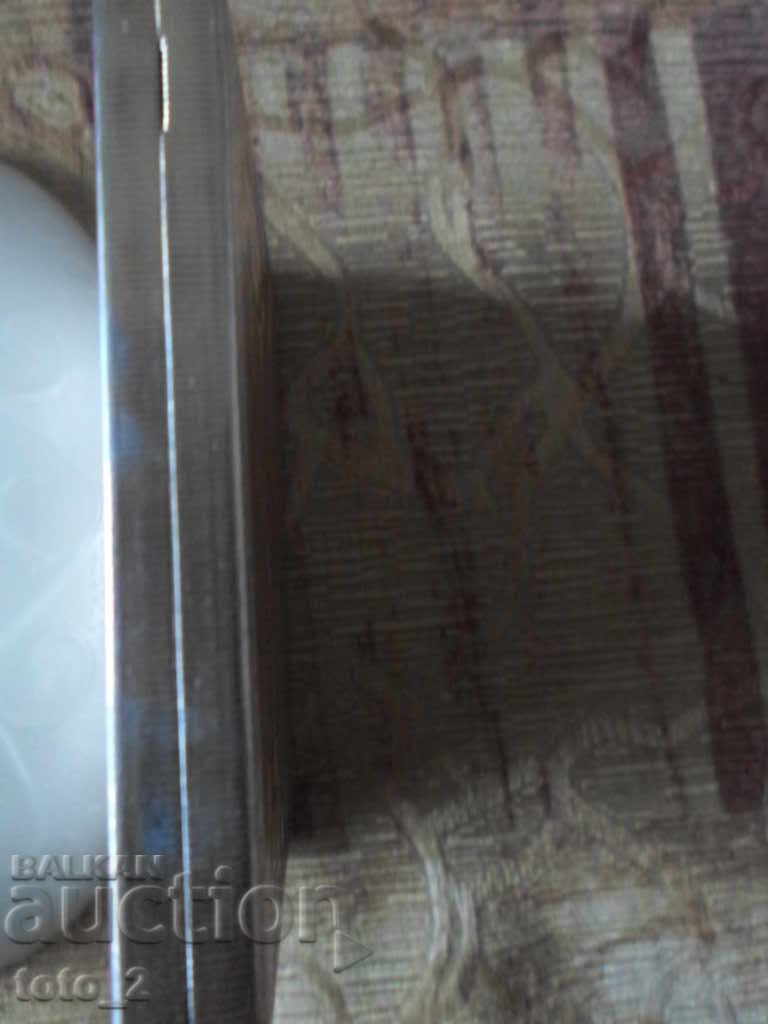 Auction  Old snuff box