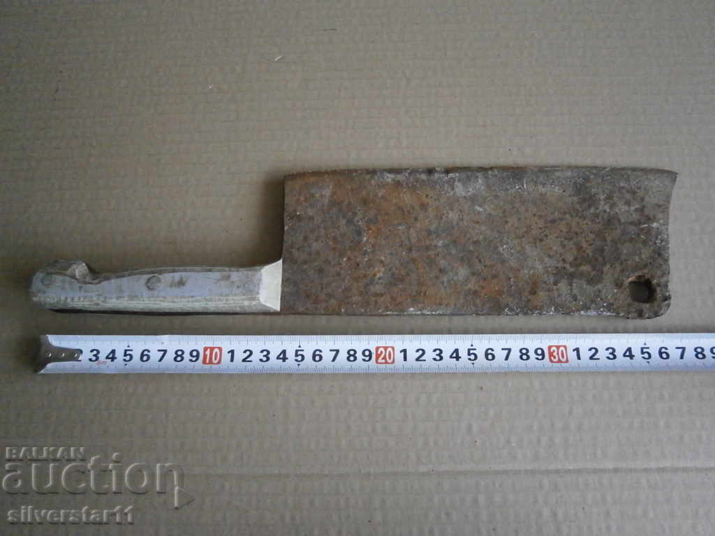 Delivery of A hand forged ax, a pole, a chopper, a wrought iron, a primitive Delivery of A hand forged ax, a pole, a chopper, a wrought iron, a primitive