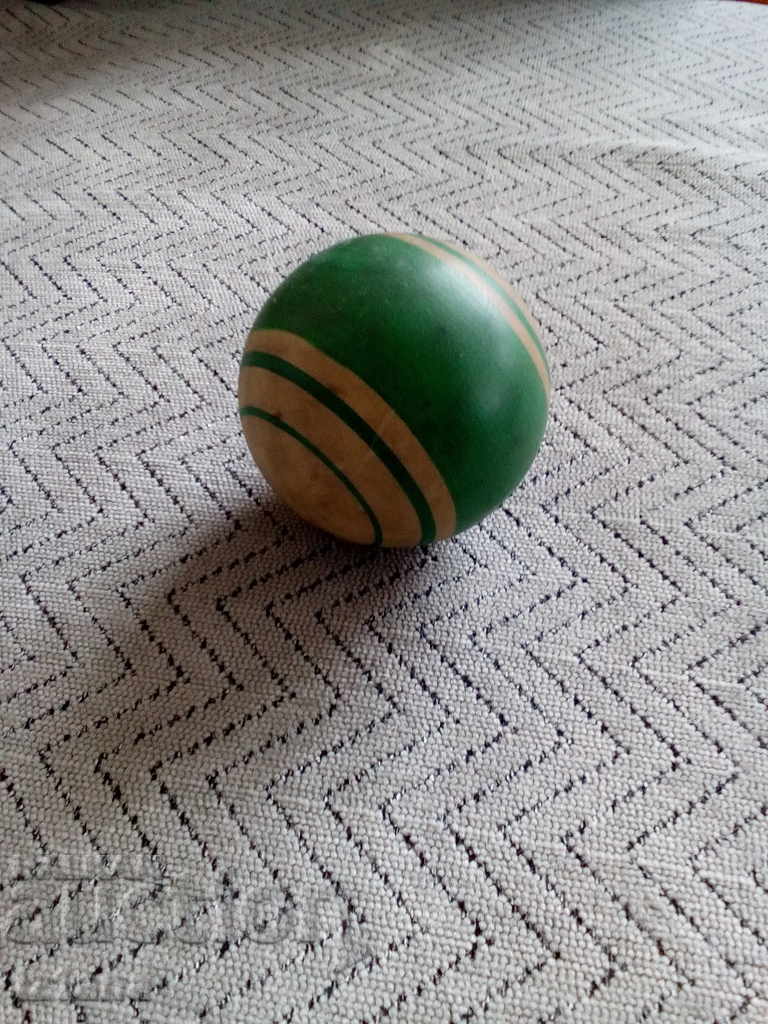 Стара детска топка