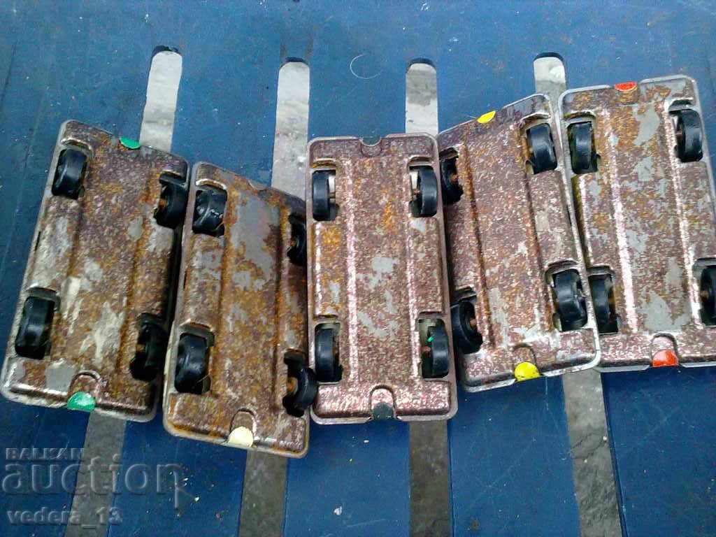 Delivery of LOT TROLLEYS Delivery of LOT TROLLEYS