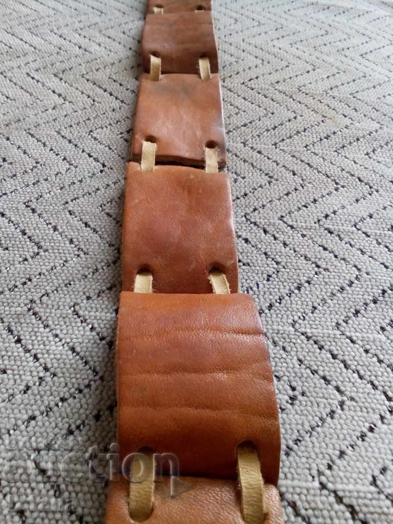 Доставка на Стар кожен колан Доставка на Стар кожен колан