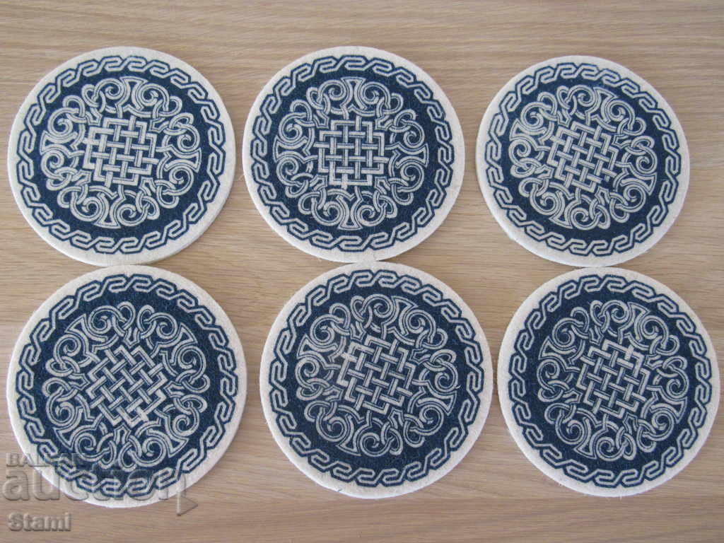 Σετ από 6 σουβέρ από τσόχα Μογγολία με τιμή 33.00 BGN | € 16.87 Σετ από 6 σουβέρ από τσόχα Μογγολία με τιμή 33.00 BGN | € 16.87