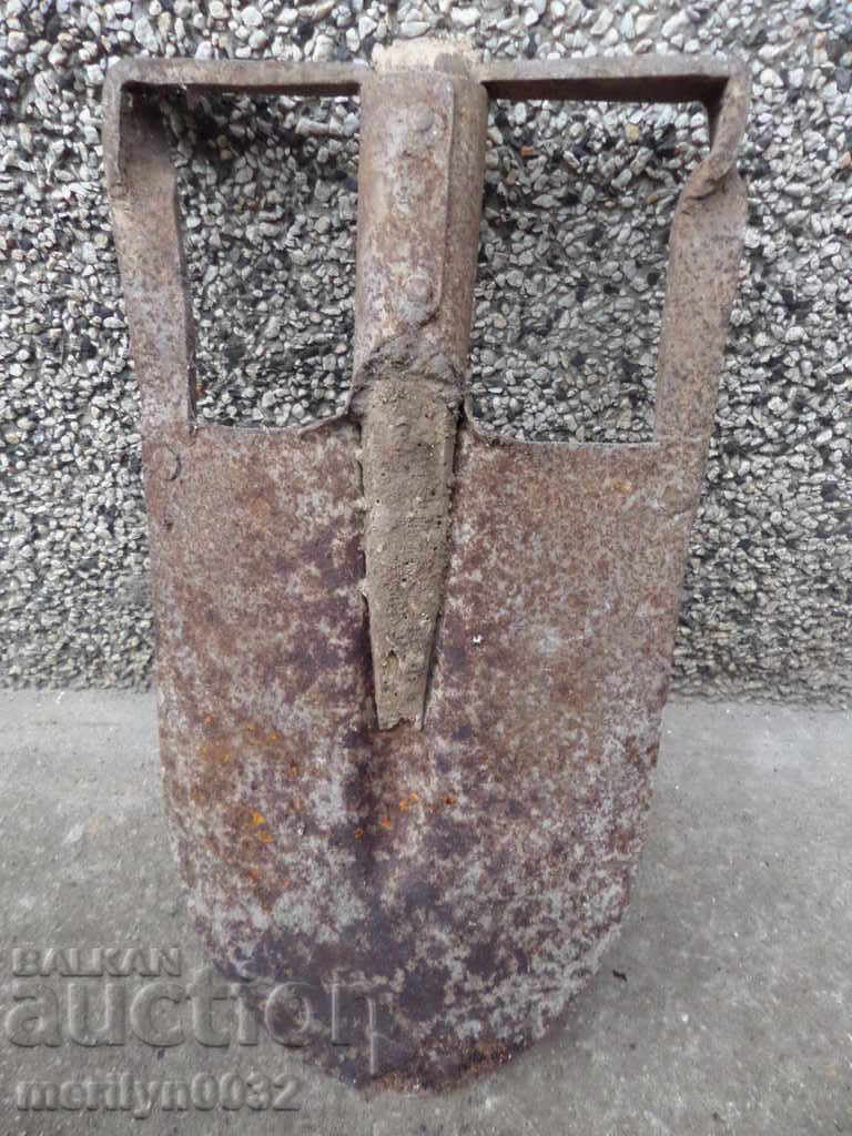 Old straight shovel, wrought iron with price 49.00 BGN | € 25.05