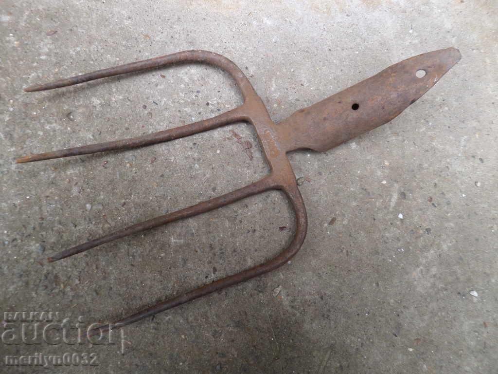 Auction Old villa, wrought iron instrument Auction Old villa, wrought iron instrument