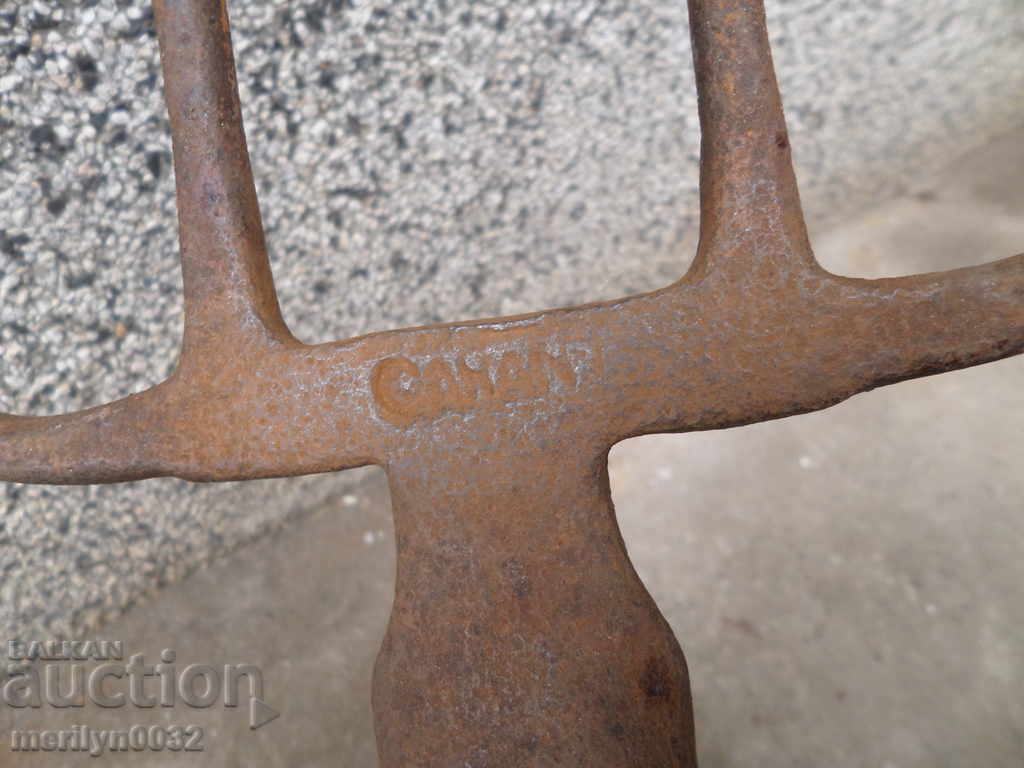 Delivery of Old villa, wrought iron instrument Delivery of Old villa, wrought iron instrument