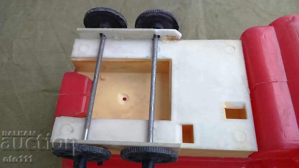 OLD TOY - LARGE LOCOMOTIVE - 5