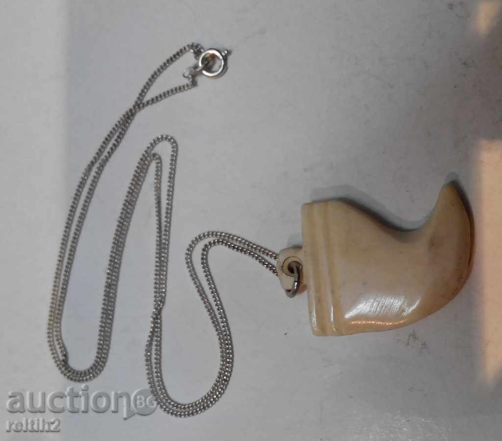 Auction Ivory Pendant Auction Ivory Pendant