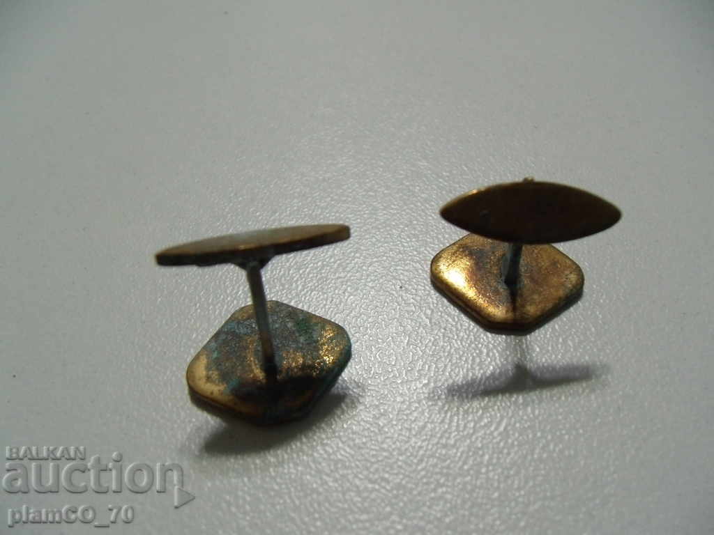 Delivery of 403 old cufflinks Delivery of 403 old cufflinks