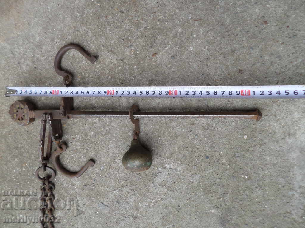 Delivery of Ottoman scales with top, scale, weights, wrought iron