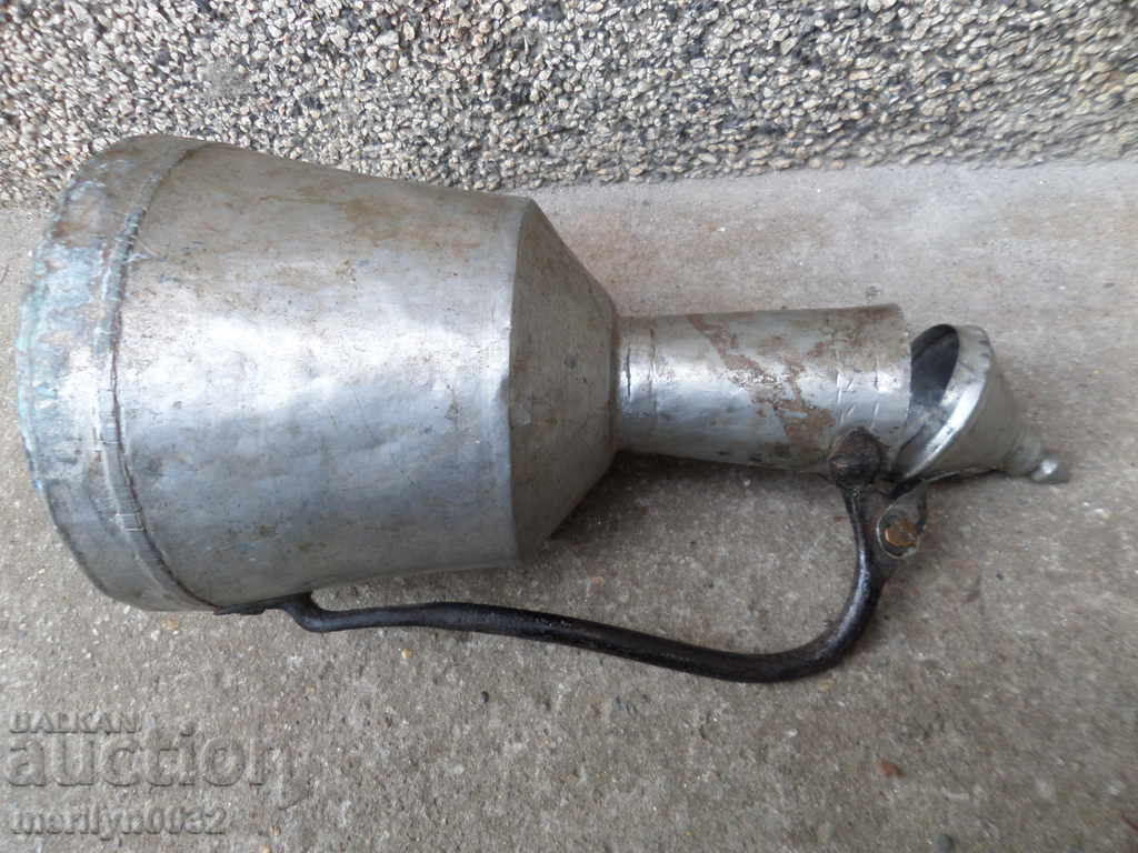 Old tin tin, hibiscus, jug, pot, baker with price 198.00 BGN | € 101.24 Old tin tin, hibiscus, jug, pot, baker with price 198.00 BGN | € 101.24