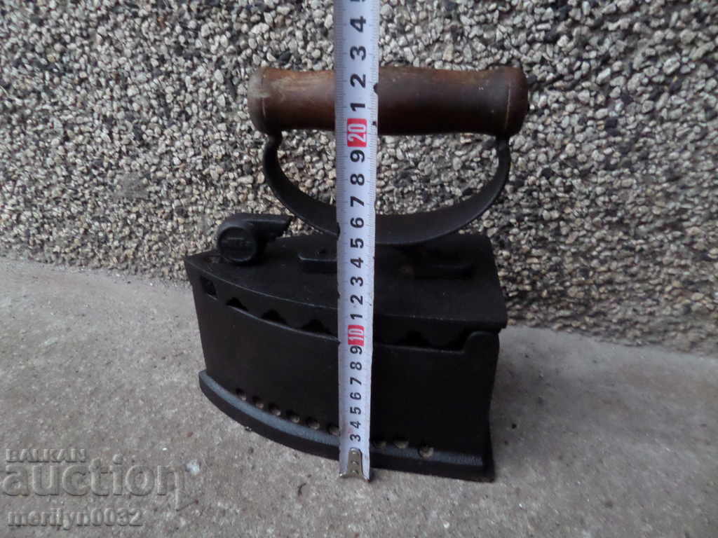 Auction  Old iron on fire