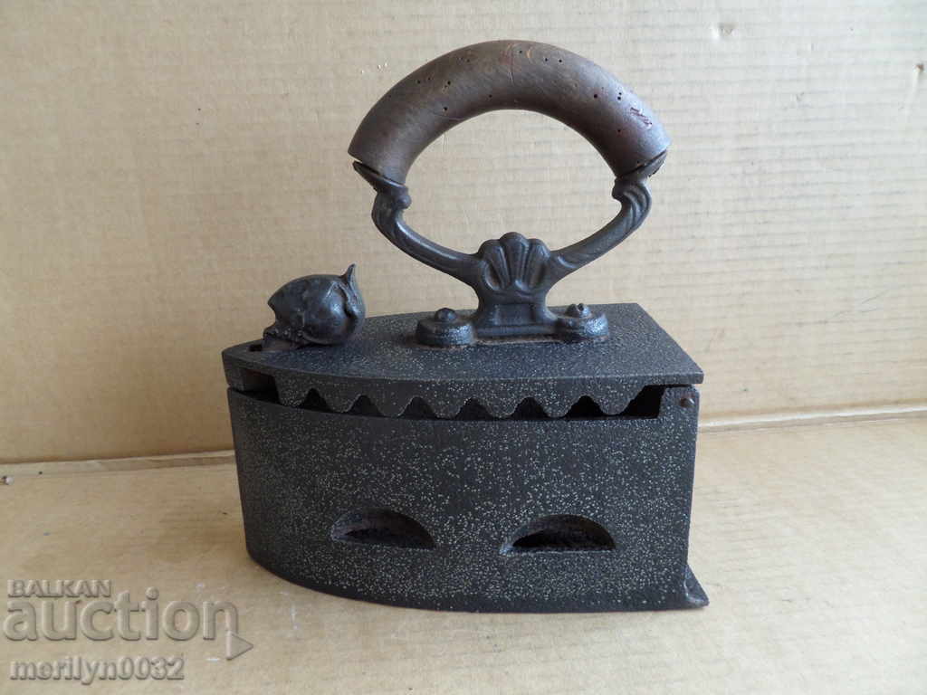 Old iron on fire with price 69.00 BGN | € 35.28 Old iron on fire with price 69.00 BGN | € 35.28