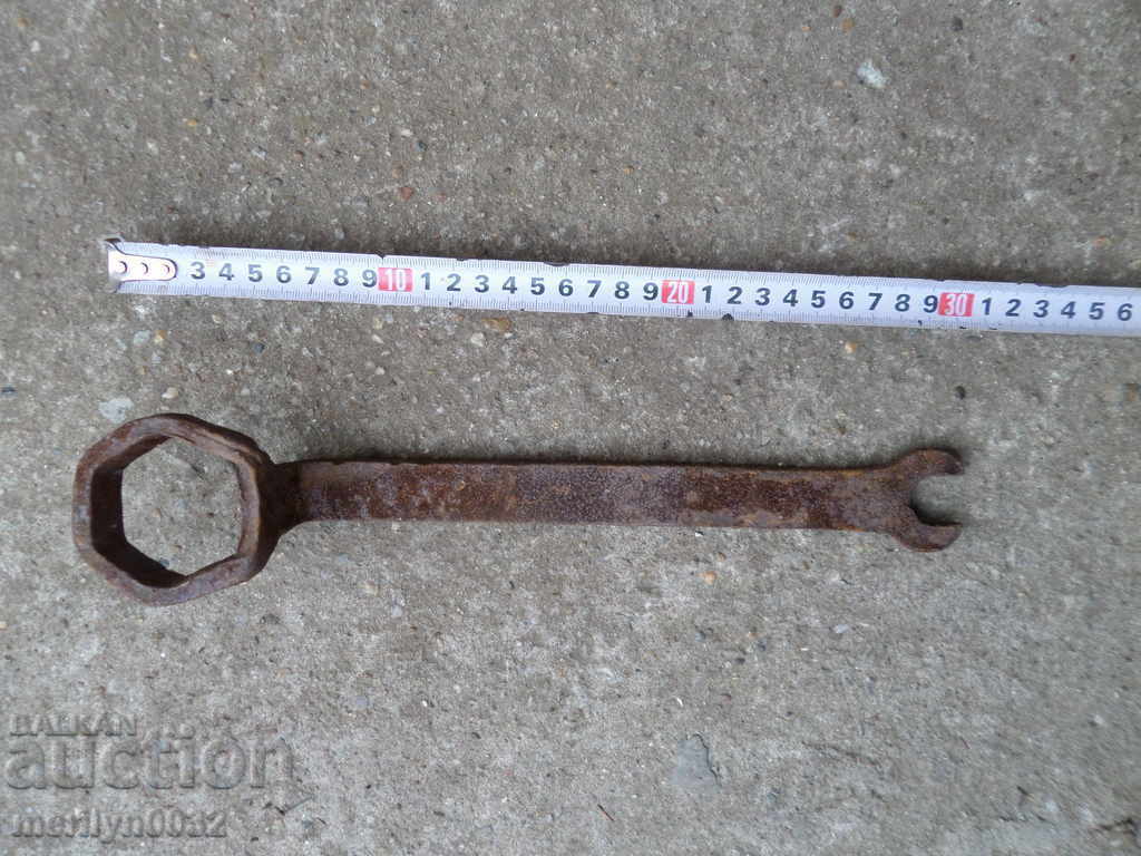 Auction An old forged key from a wagon-workshop wagon workshop Auction An old forged key from a wagon-workshop wagon workshop