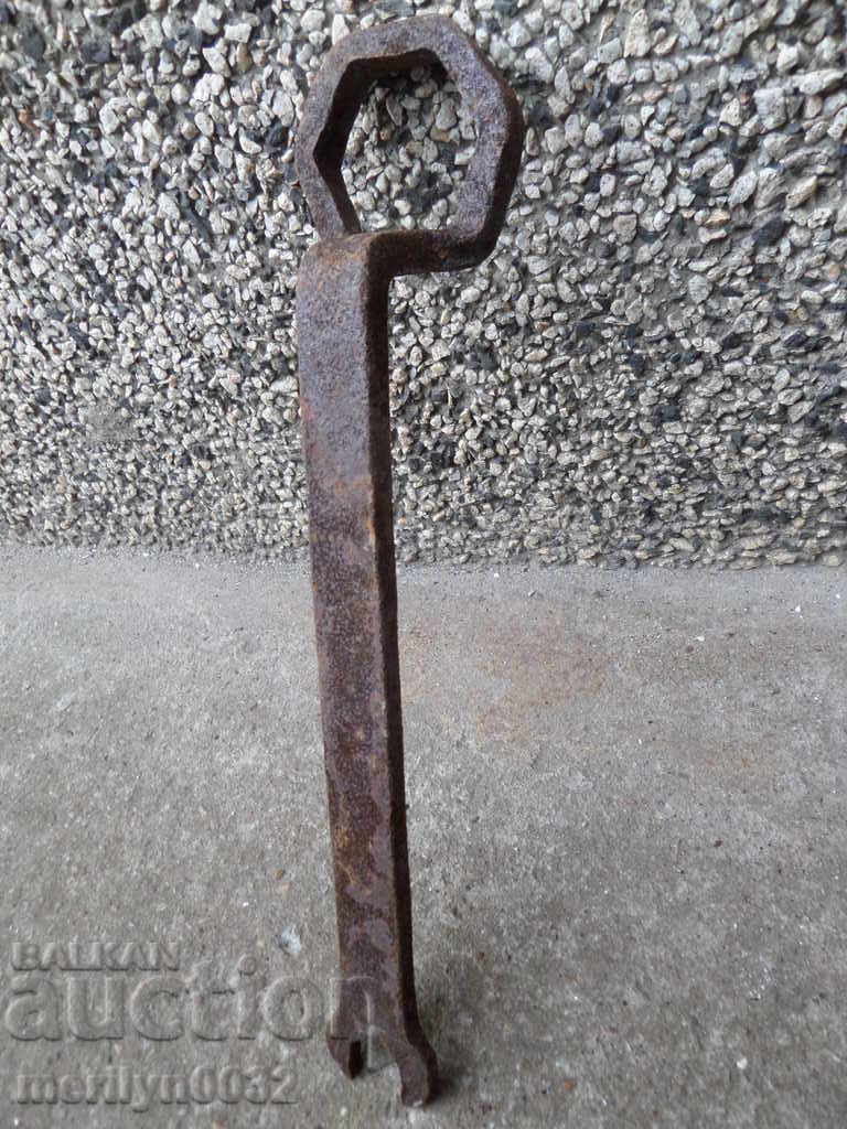 An old forged key from a wagon-workshop wagon workshop - 6 An old forged key from a wagon-workshop wagon workshop - 6