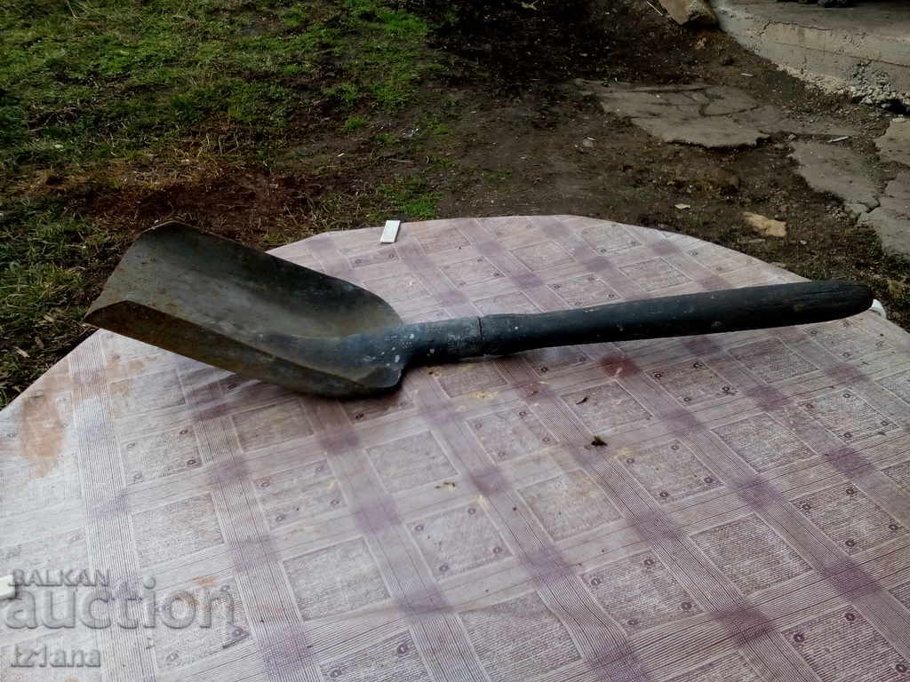 An old shovel, a blade with price 15.00 BGN | € 7.67