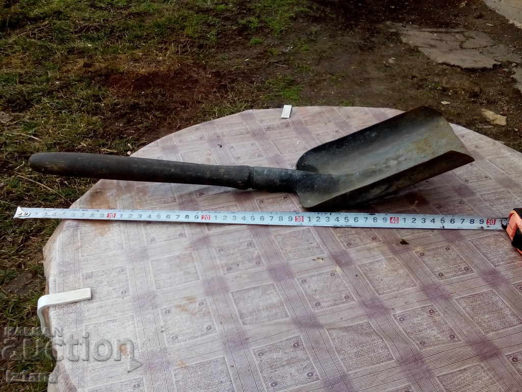 Delivery of An old shovel, a blade