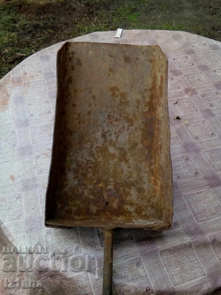 An old shovel, a blade - 5 An old shovel, a blade - 5