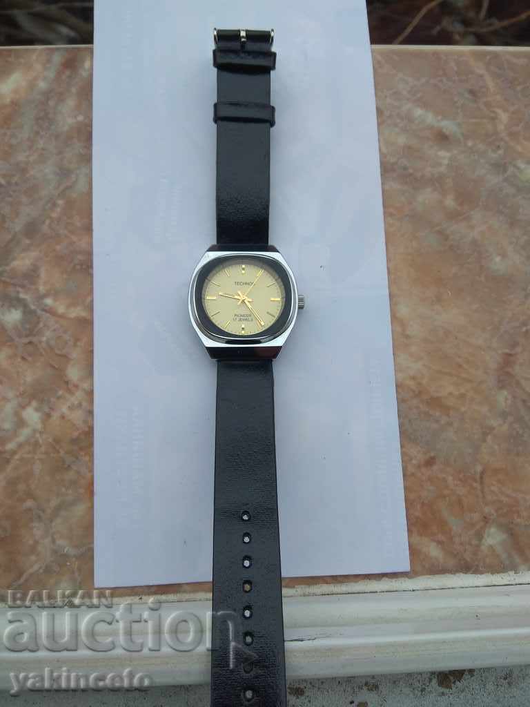 Auction  SWITZERLAND CLOCK - TECHNOS