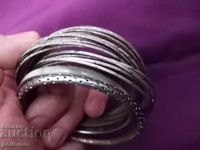 Old bracelets - 28 pcs. with price 20.00 BGN | € 10.23 Old bracelets - 28 pcs. with price 20.00 BGN | € 10.23