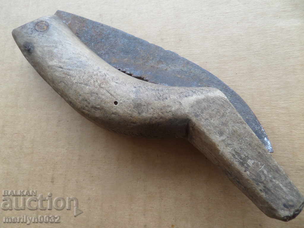 An old knife with wood shavings, a knife, a dagger, a blade - 5 An old knife with wood shavings, a knife, a dagger, a blade - 5