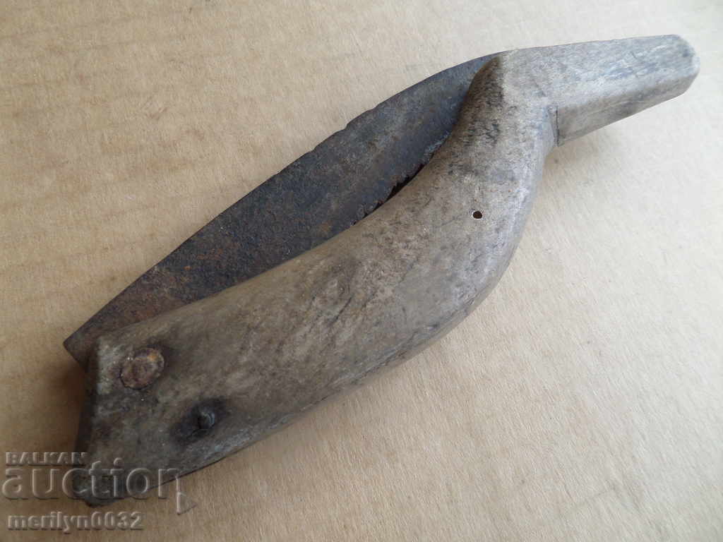 An old knife with wood shavings, a knife, a dagger, a blade - 6 An old knife with wood shavings, a knife, a dagger, a blade - 6