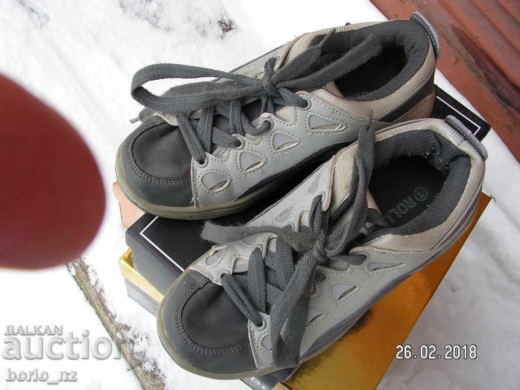 8857. CHILDREN LEATHER SHOES WITH WHEEL WHEELS WORKWARE SAVE with price 30.00 BGN | € 15.34