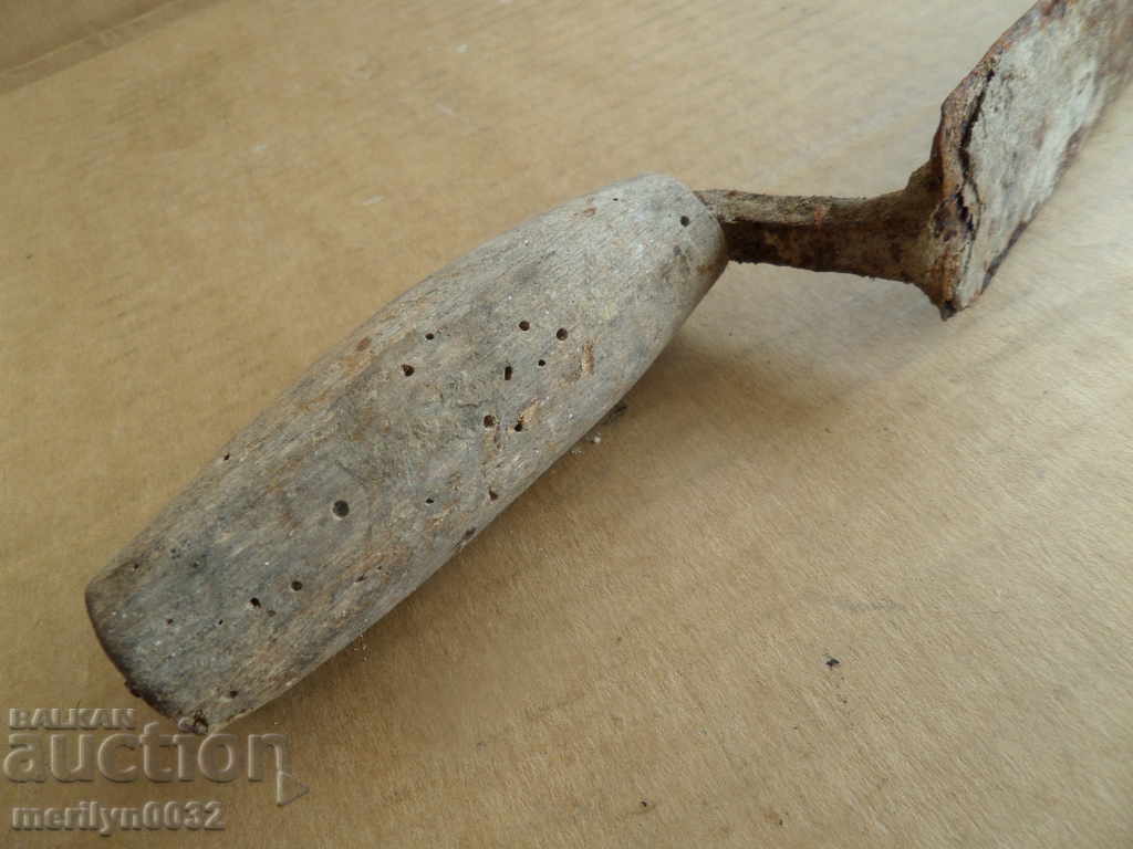 Auction Very old Renaissance trowel, a tool made by the Bulgarians Auction Very old Renaissance trowel, a tool made by the Bulgarians
