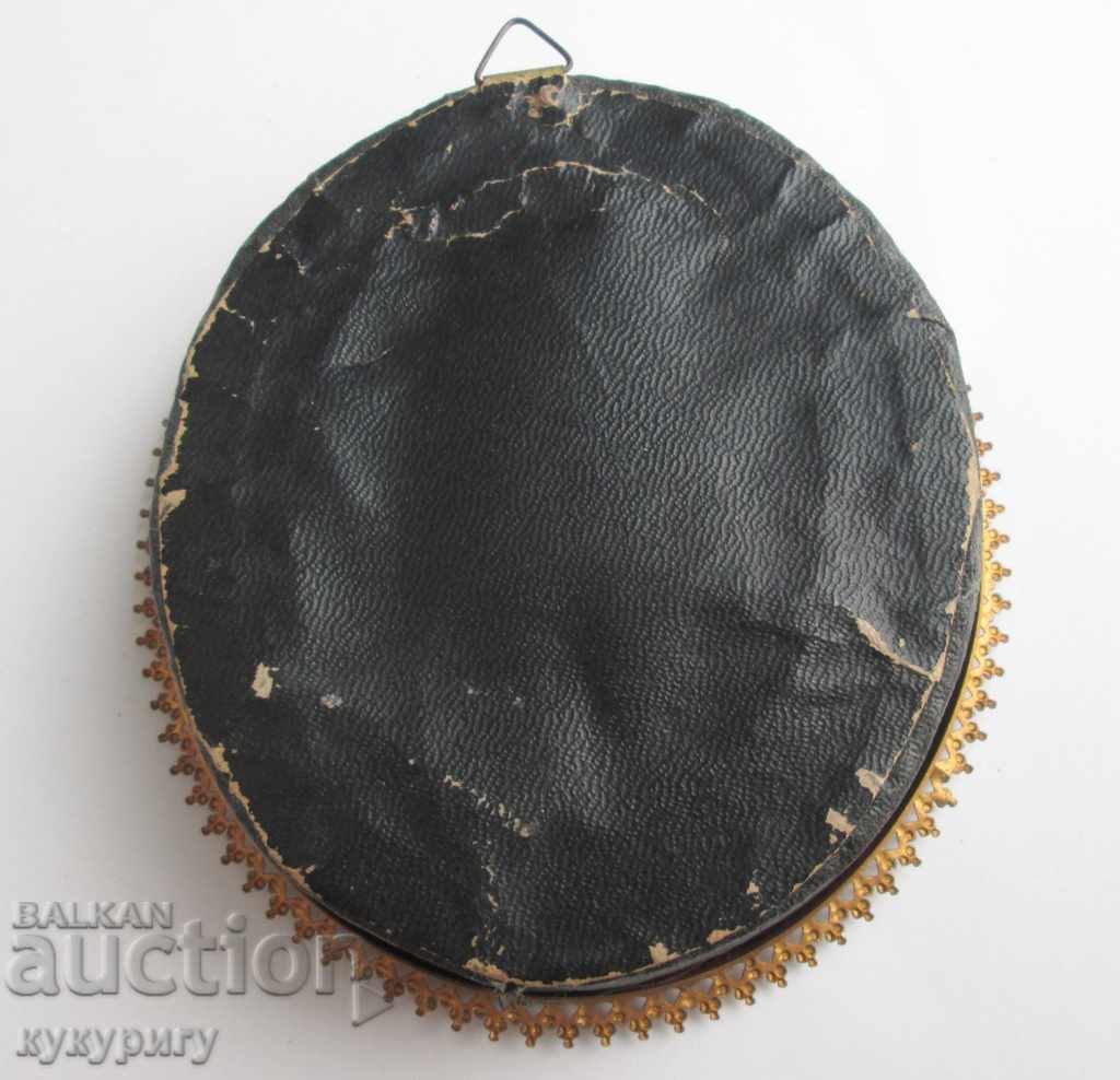 Delivery of Old hand-sewn little tapestry with a beautiful frame Delivery of Old hand-sewn little tapestry with a beautiful frame