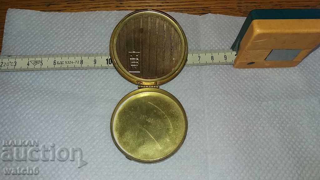 Old Metal Powder Box with price 11.99 BGN | € 6.13 Old Metal Powder Box with price 11.99 BGN | € 6.13
