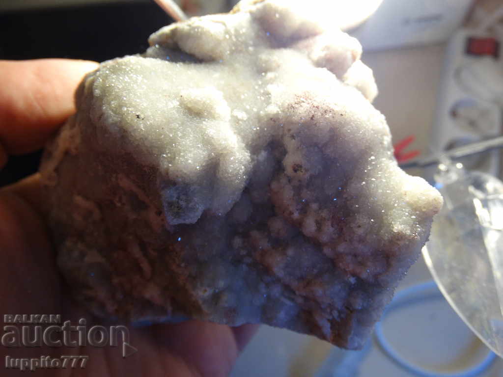 Delivery of quartz druza natural mineral ore Delivery of quartz druza natural mineral ore