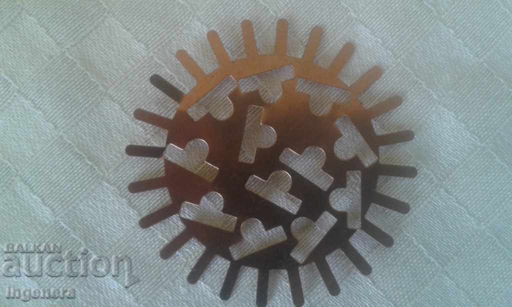 figuri alama, ornamente cu preț 14.00 BGN | € 7.16 figuri alama, ornamente cu preț 14.00 BGN | € 7.16