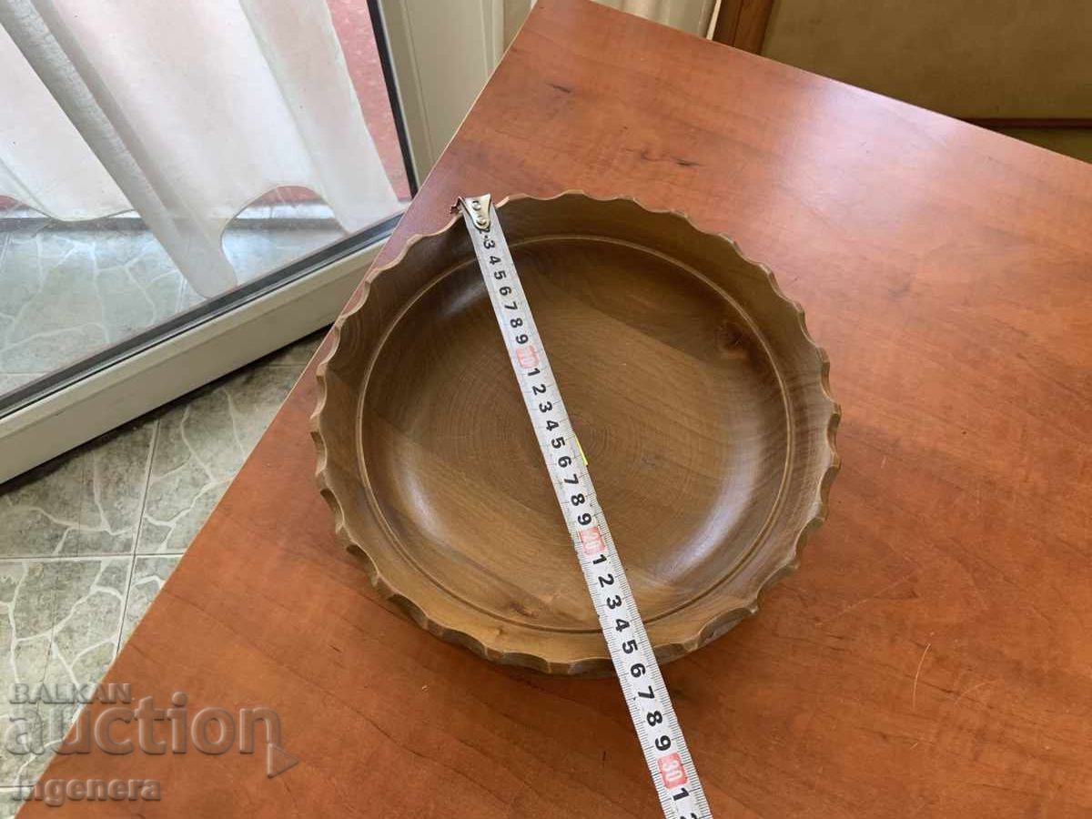 Auction Bonbonniere, plate, carving Auction Bonbonniere, plate, carving