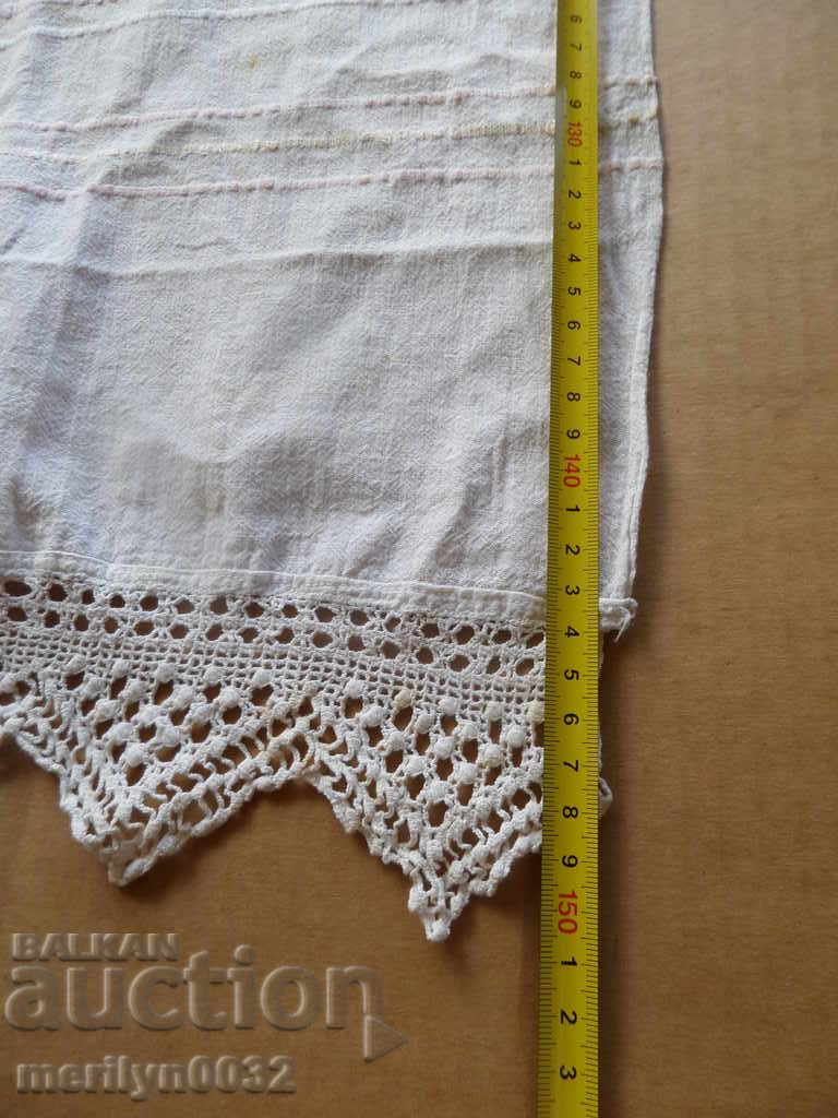 Delivery of An old hand-woven cloth embroidery lace costume Delivery of An old hand-woven cloth embroidery lace costume