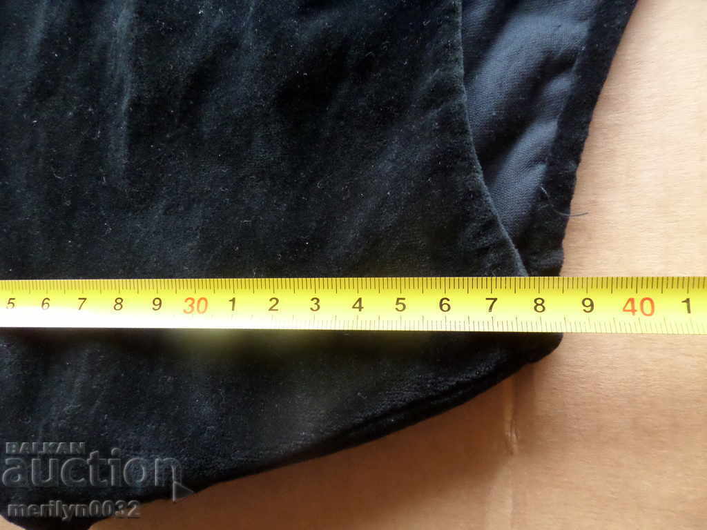 Black velvet cloth with embroidery - 5 Black velvet cloth with embroidery - 5