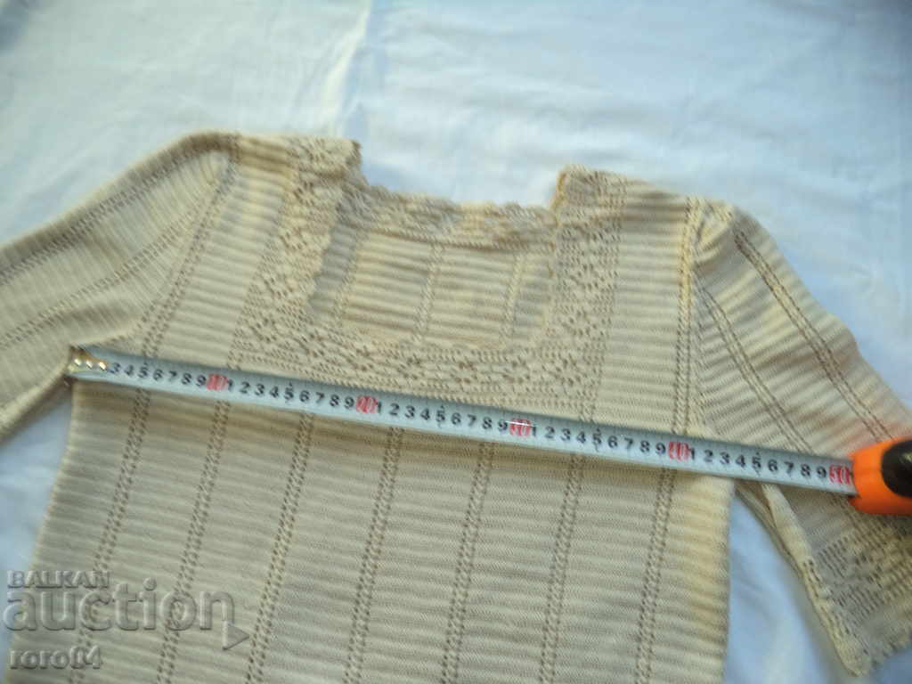 Auction SAMOKOV HAND KNITTED BLOUSE ON A HOOK Auction SAMOKOV HAND KNITTED BLOUSE ON A HOOK