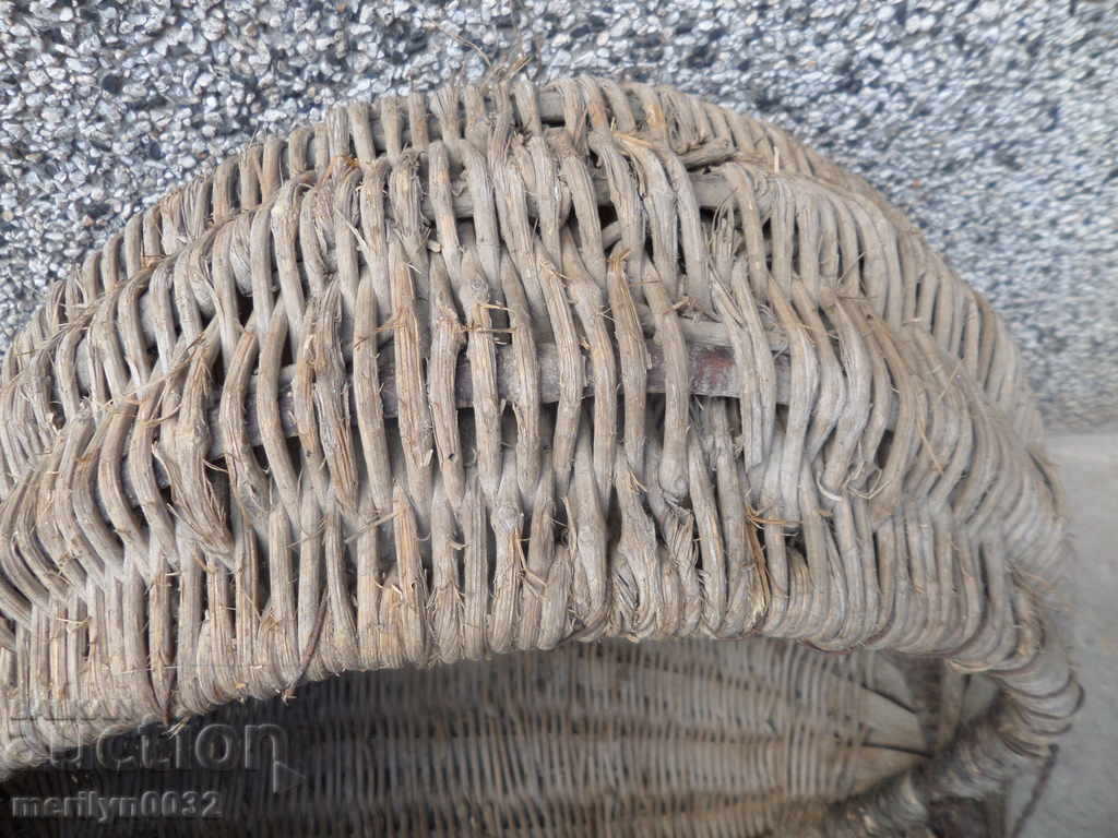 An old basket of wicker basket - 5 An old basket of wicker basket - 5