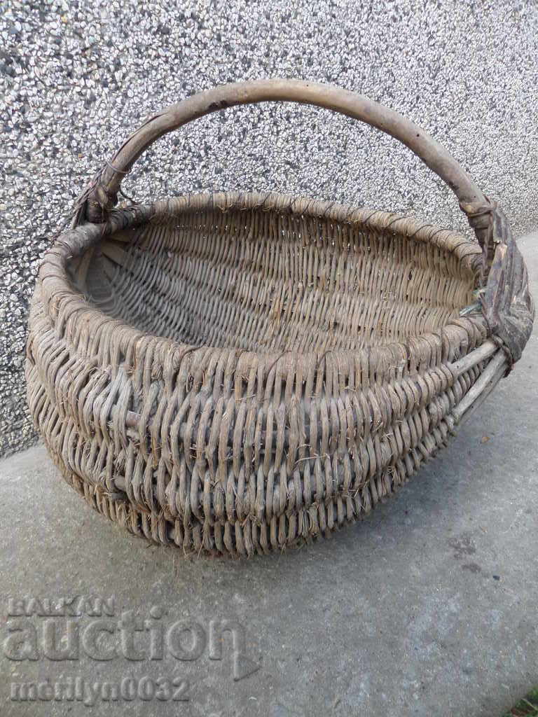 Стара кошница от ракита кош панер