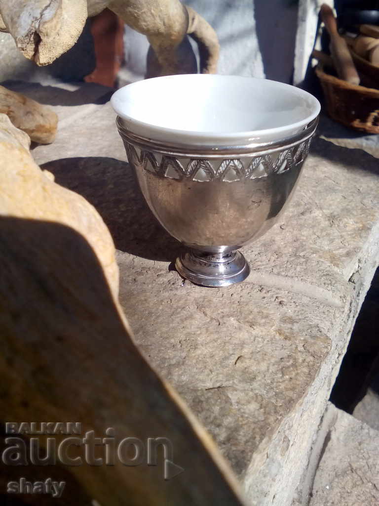 Old sachanov pigeon with a porcelain cup. Ottoman egg yolk with price 50.00 BGN | € 25.56