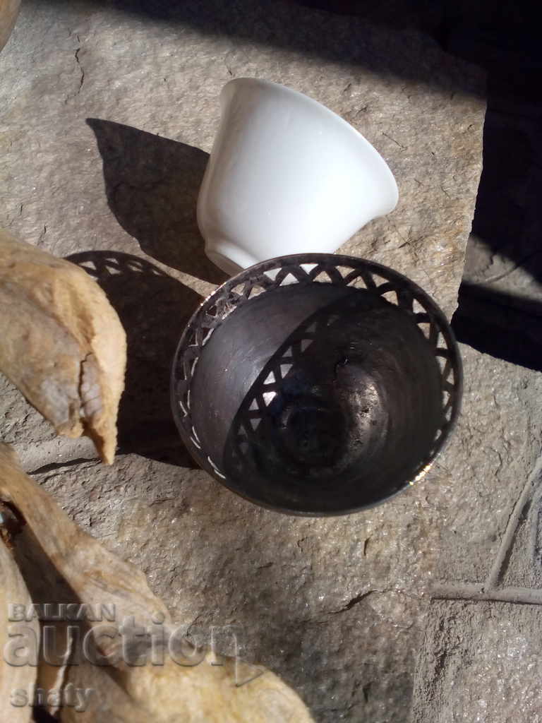 Auction  Old sachanov pigeon with a porcelain cup. Ottoman egg yolk